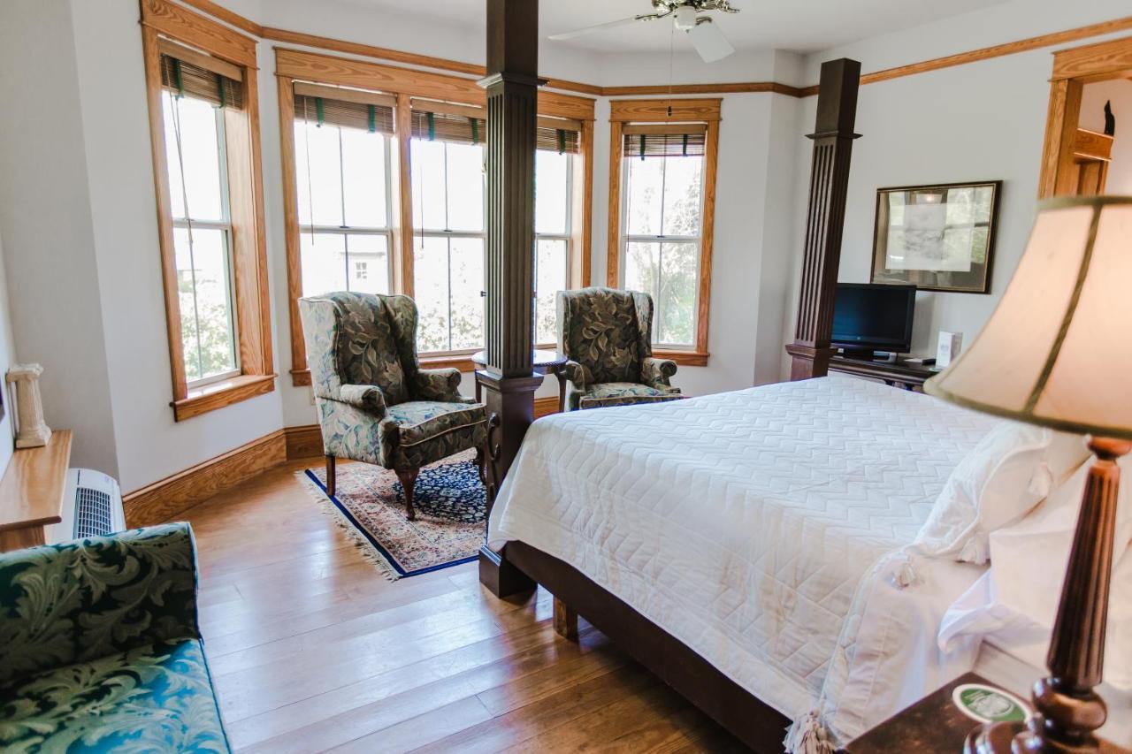 Roanoke Island Inn 맨테오 객실 사진