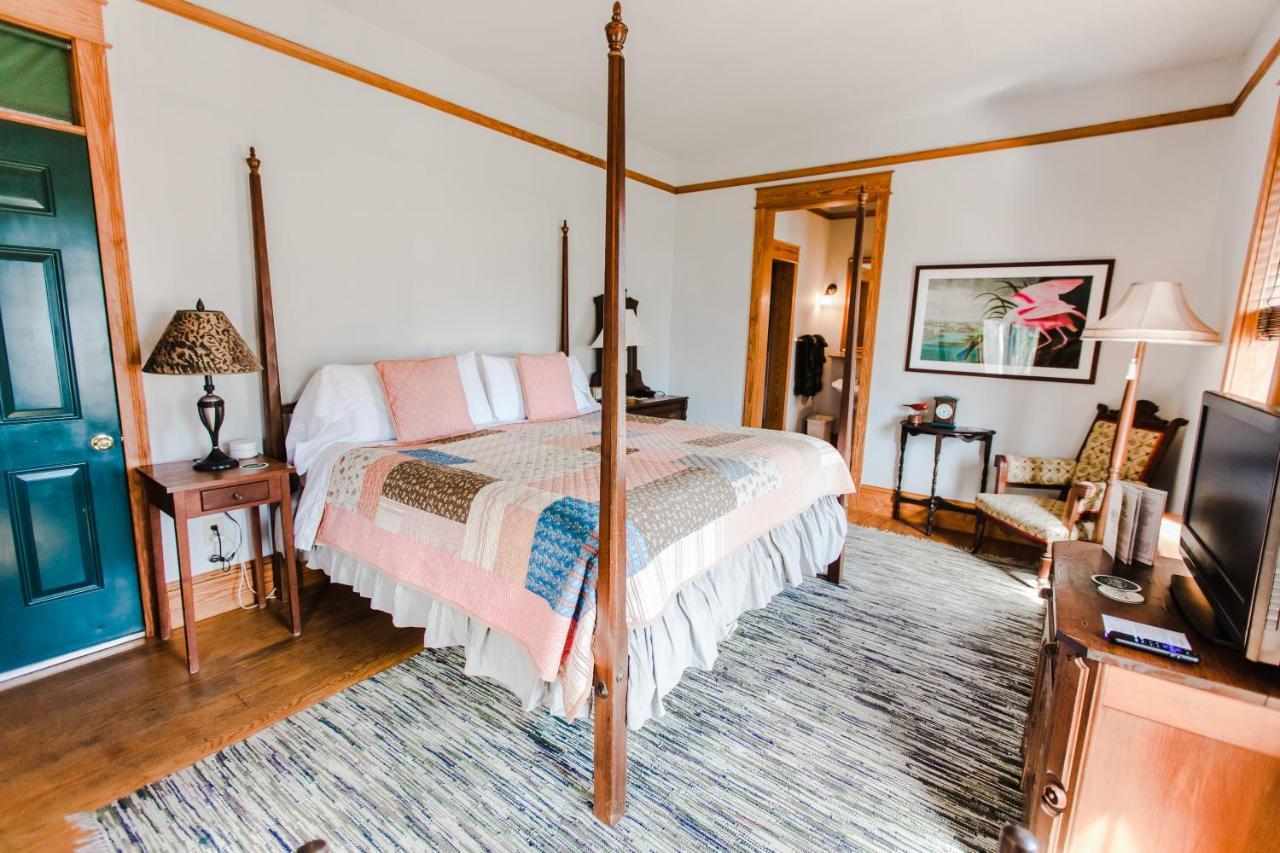 Roanoke Island Inn 맨테오 객실 사진
