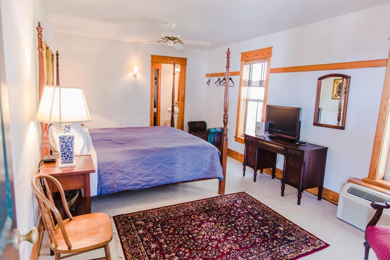 Roanoke Island Inn 맨테오 객실 사진