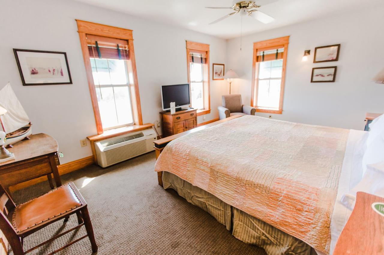 Roanoke Island Inn 맨테오 객실 사진