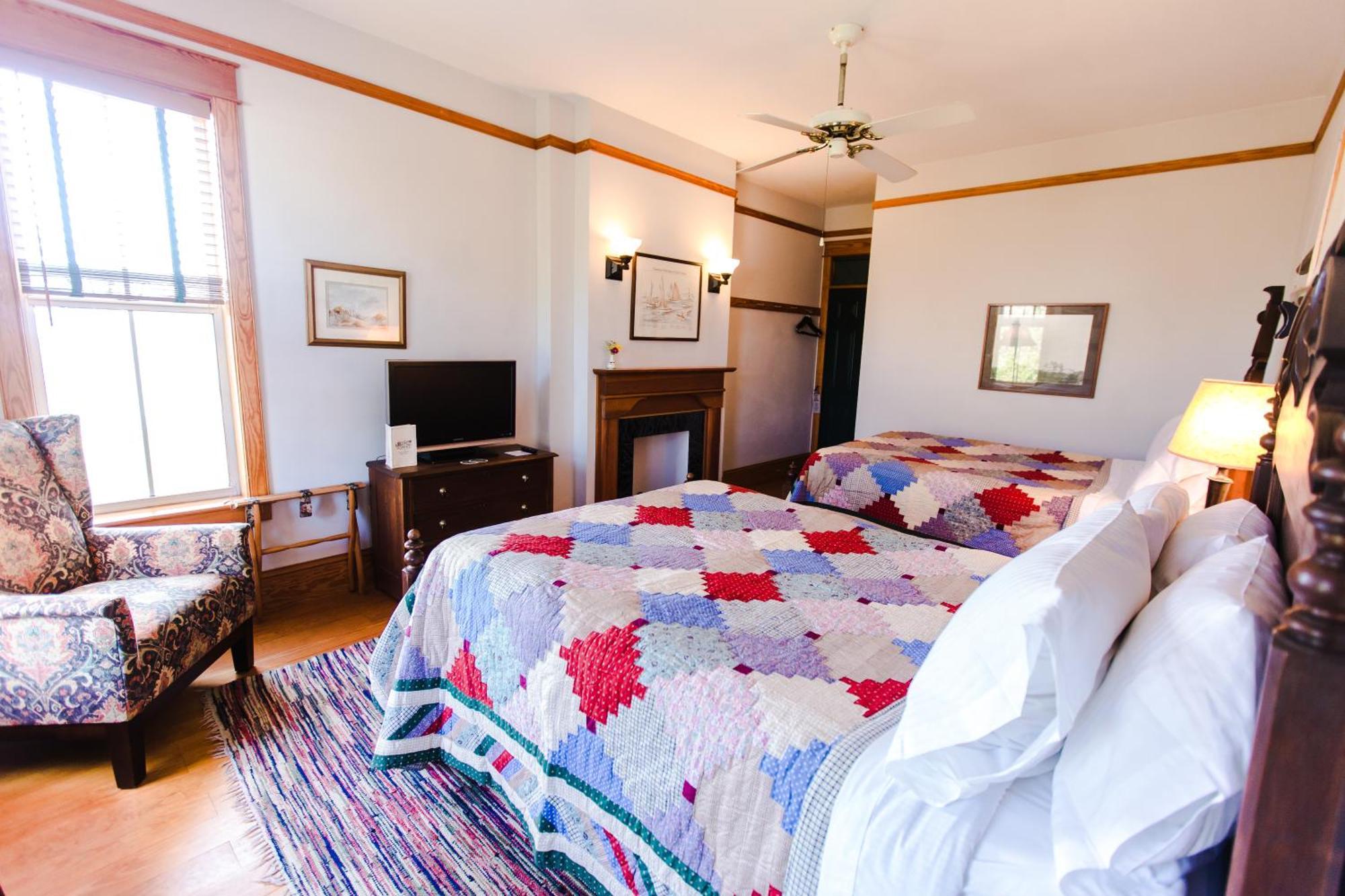 Roanoke Island Inn 맨테오 객실 사진